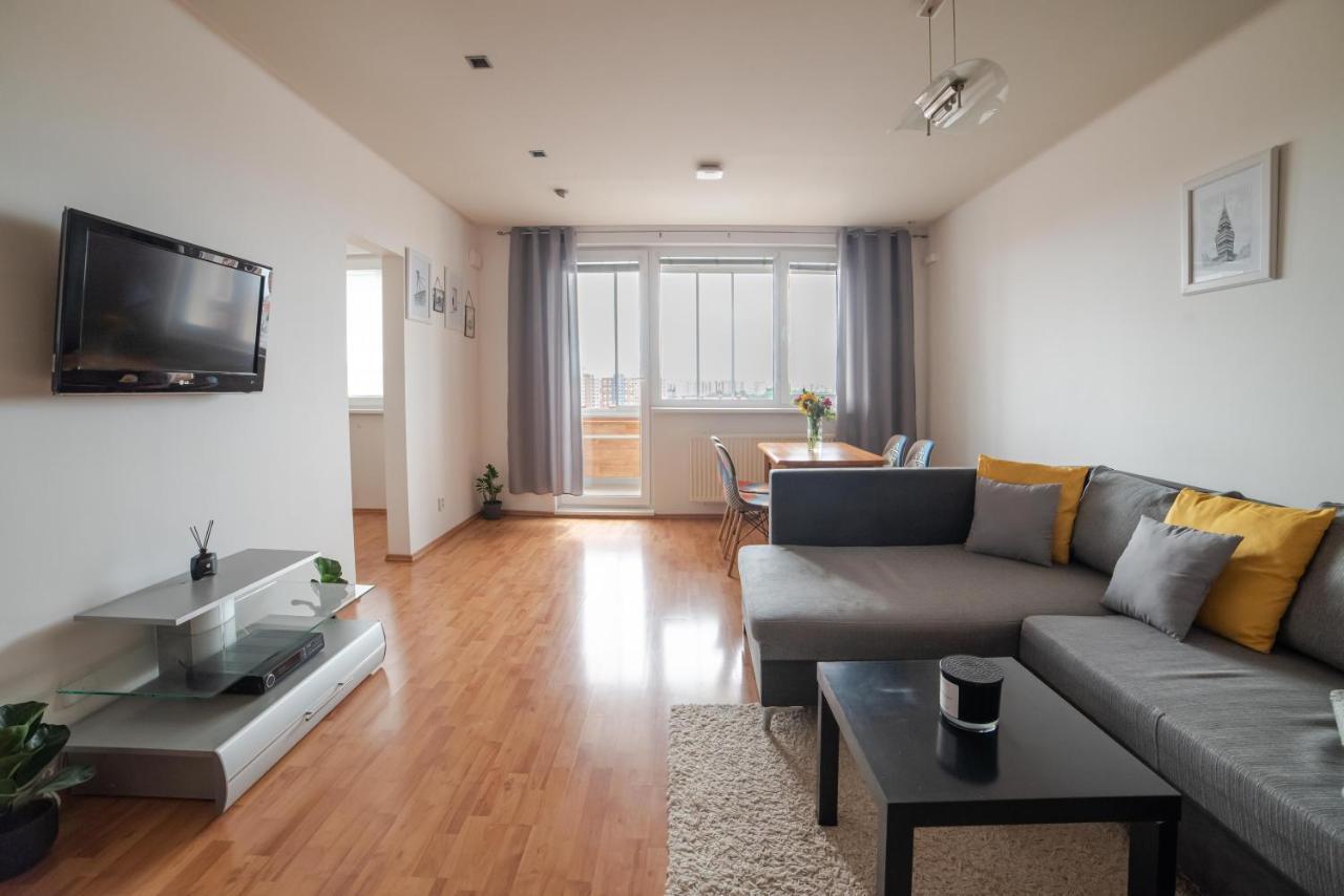 Strawberry Apartment Bratislava Luaran gambar