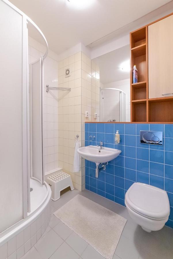 Strawberry Apartment Bratislava Luaran gambar