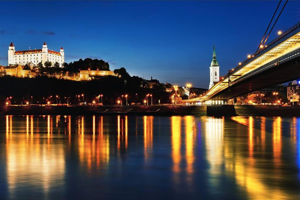 Strawberry Apartment Bratislava Luaran gambar